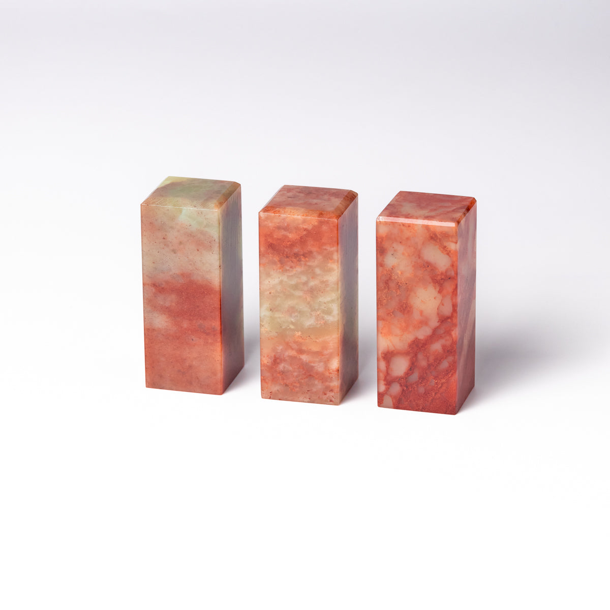 【朱砂紅凍石】2x2x5cm(三点セット) 産地厳選 書 書法 篆刻 印材 インド原産の近年採れだした彫りやすい石材です。石質は「寿山石」にも似た彫り味と外観をしています。