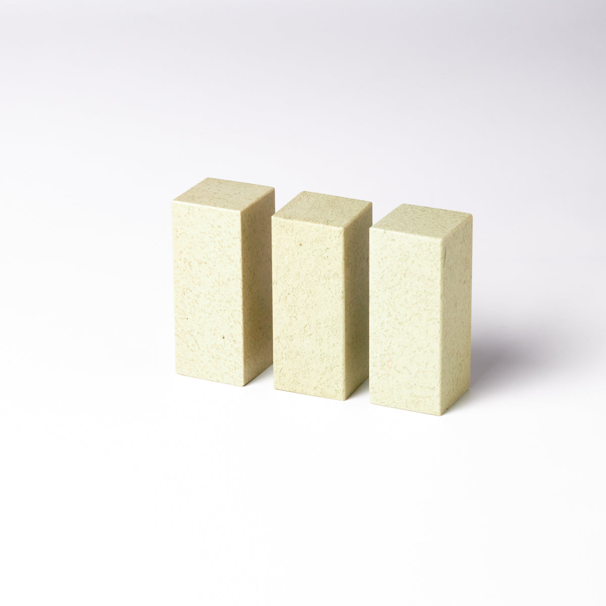 【青田石 新鉱】2x2x5cm(三点セット) 産地厳選 書道 篆刻 雅号印 落款印 印材 押印 「彫りやすく初心者でも扱いやすい」 仮名 中字 大字仮名 半紙細字 中字作品