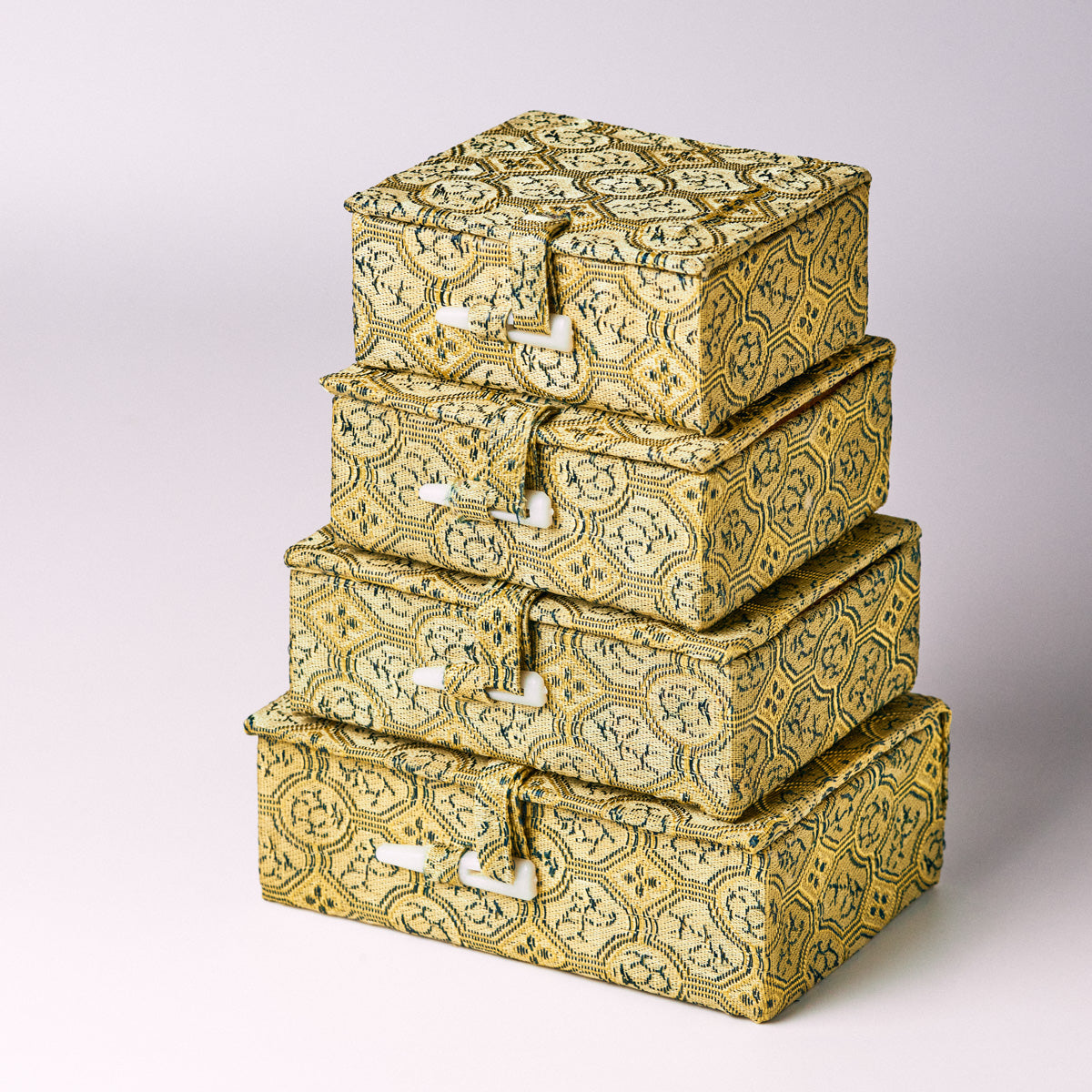 墨玉凍石 1.5x1.5x5cm(三点セット)