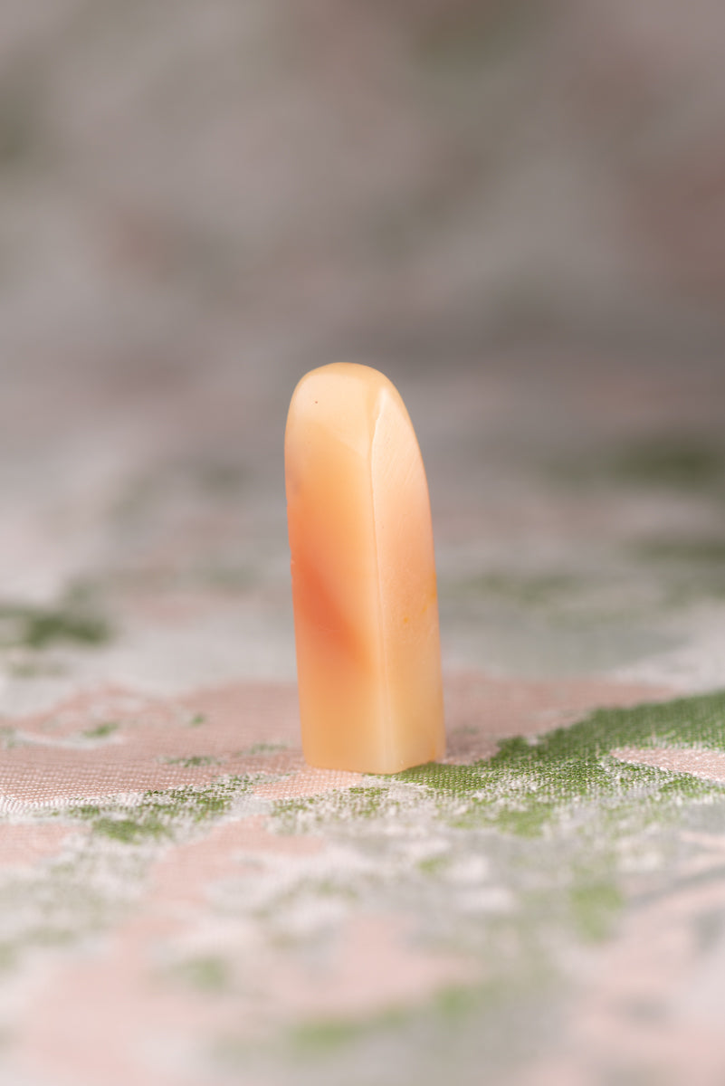 【一点物】寿山石 芙蓉 サイズ:9x9x31mm 篆刻 印材 寿山石 印石 てんこく 材料 天然 石 楽しい 手彫り QS-022