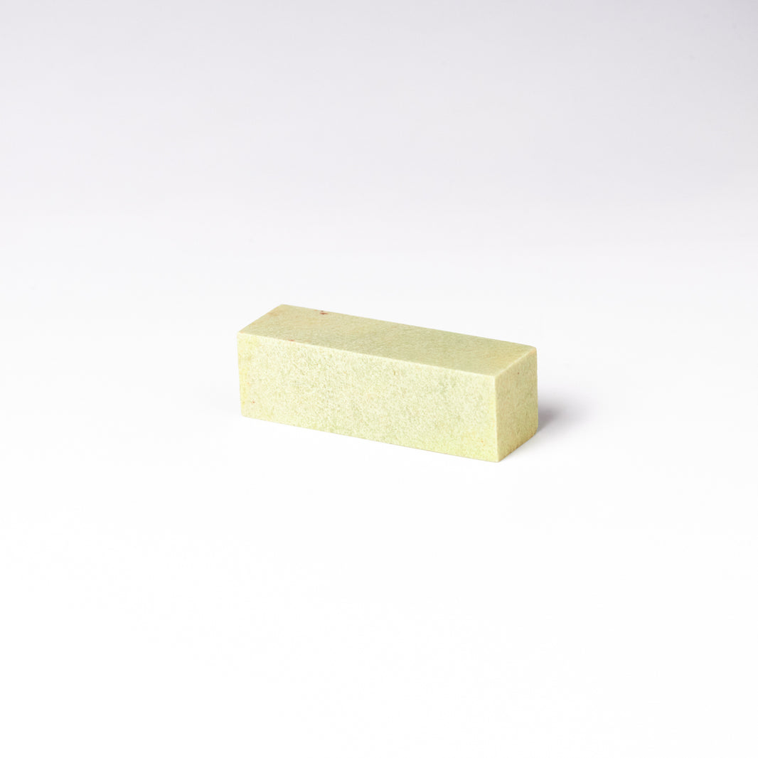 【青田石 新鉱】1.5x1.5x5cm 産地厳選 書道 篆刻 雅号印 落款印 印材 押印 「彫りやすく初心者でも扱いやすい」 仮名 中字 大字仮名 半紙細字 中字作品