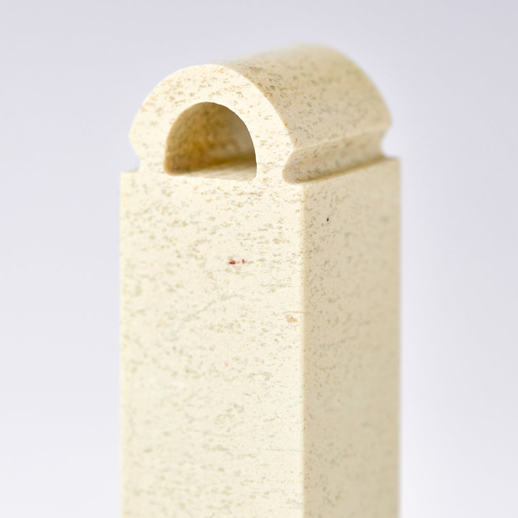 【青田石 新鉱 瓦纽】 1.5x1.5x5cm 産地厳選 書道 篆刻 雅号印 落款印 印材 押印 「彫りやすく初心者でも扱いやすい」 仮名 中字 大字仮名 半紙細字 中字作品