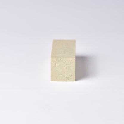 【青田石 新鉱 瓦纽】 1.5x1.5x5cm 産地厳選 書道 篆刻 雅号印 落款印 印材 押印 「彫りやすく初心者でも扱いやすい」 仮名 中字 大字仮名 半紙細字 中字作品