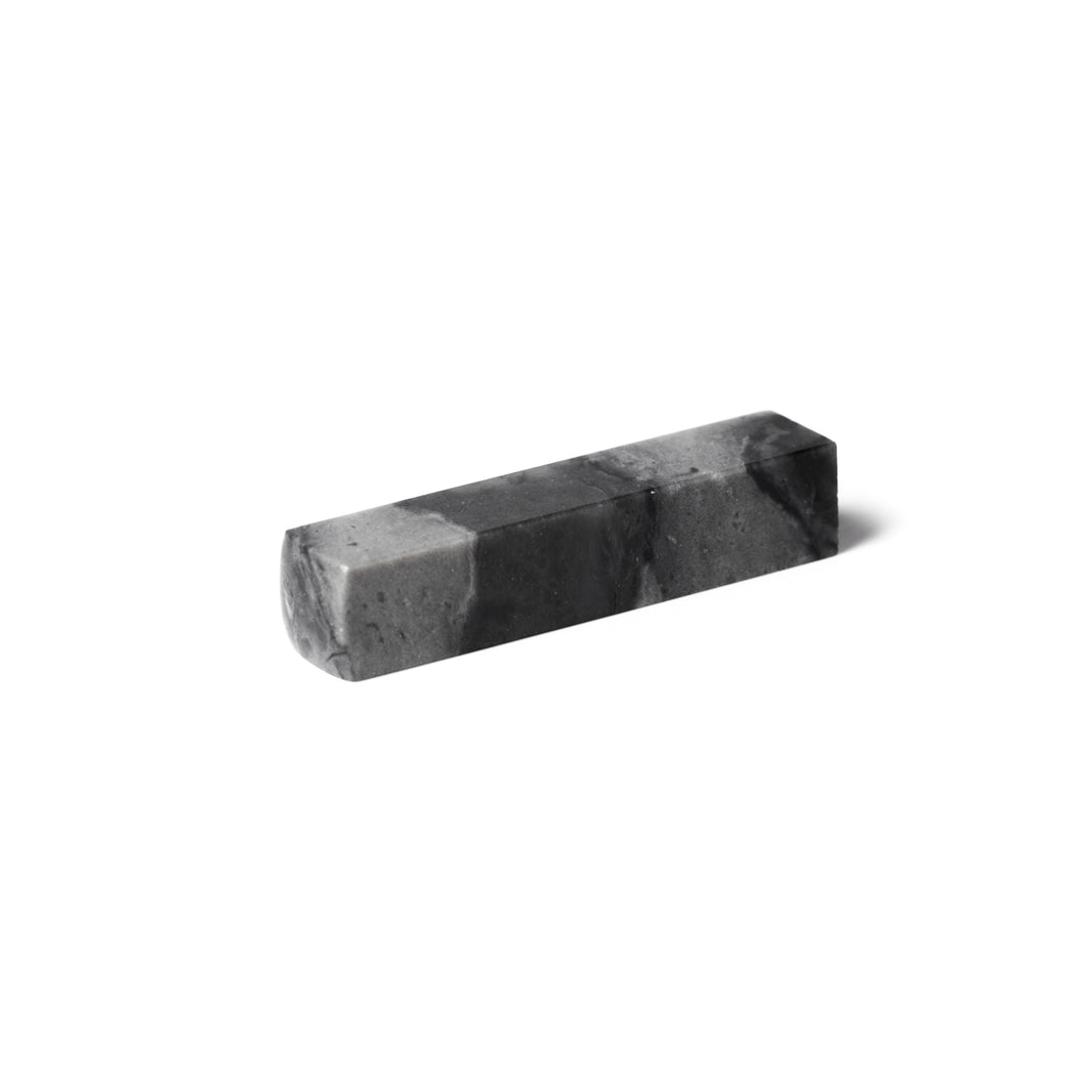 Ink jade frozen stone 1x1x5cm