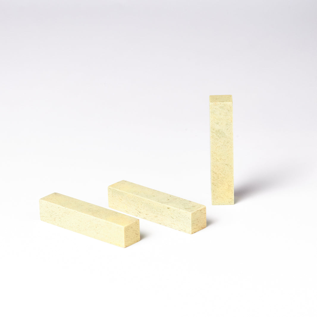 【青田石 新鉱】1x1x5cm（三点セット）産地厳選 書道 篆刻 雅号印 落款印 印材 押印 「彫りやすく初心者でも扱いやすい」 仮名 中字 大字仮名 半紙細字 中字作品