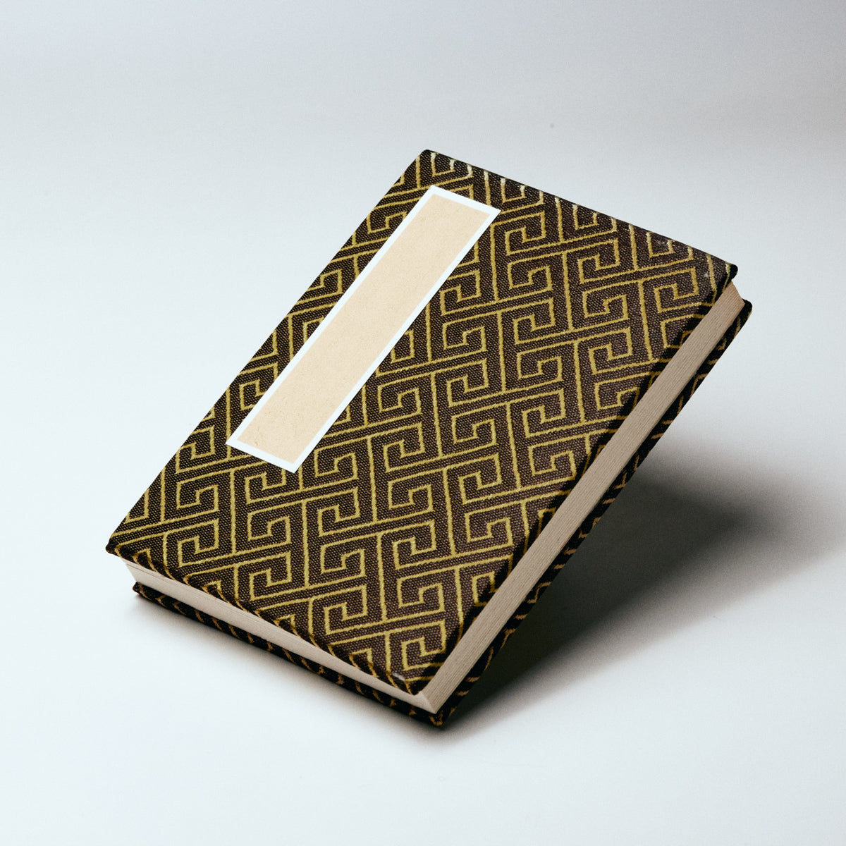 Seal book, made in Jing County, Anhui Province, stamp paper, used paper, seal carving [black and gold round pattern]