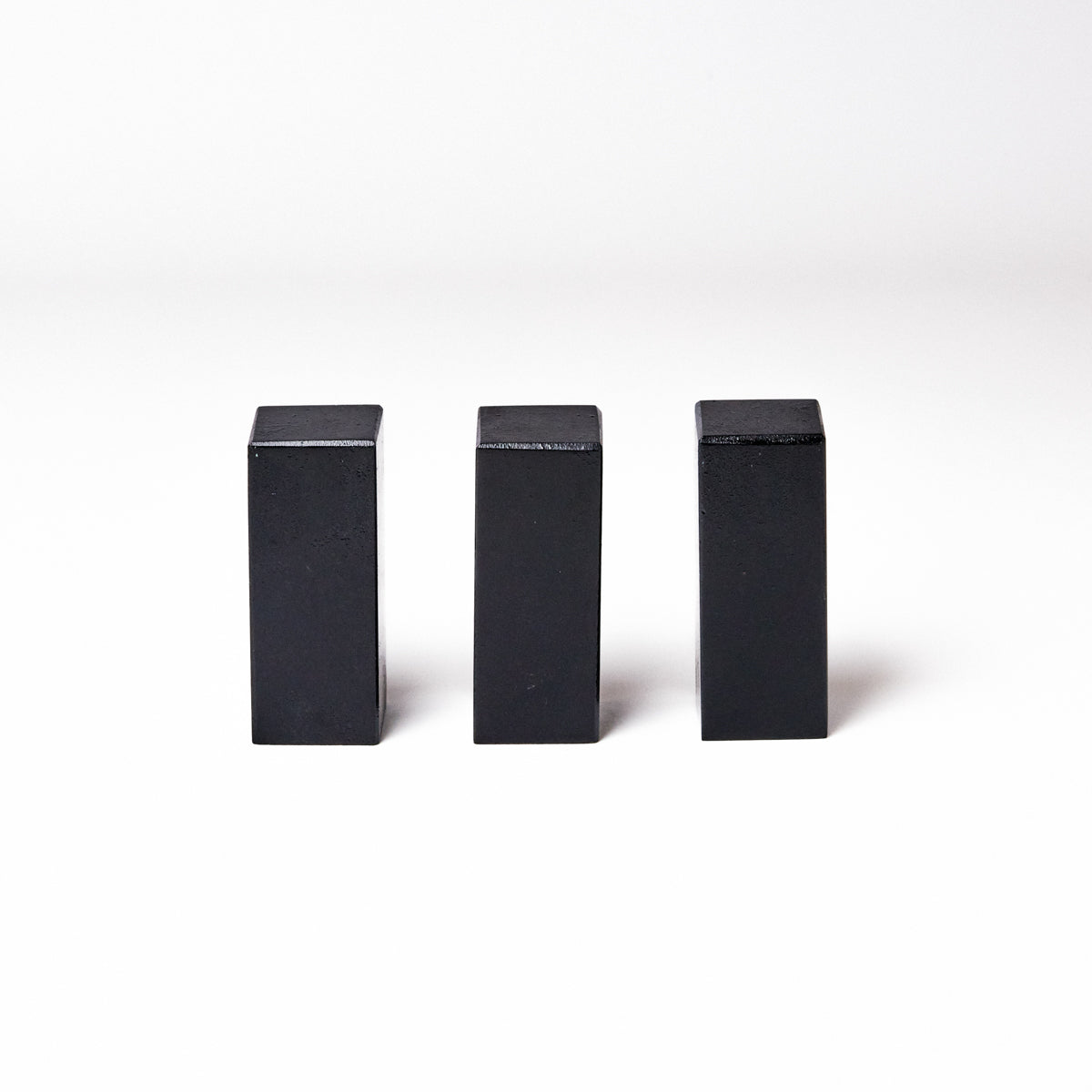 Liao Frost Stone 2x2x5cm (set of 3)