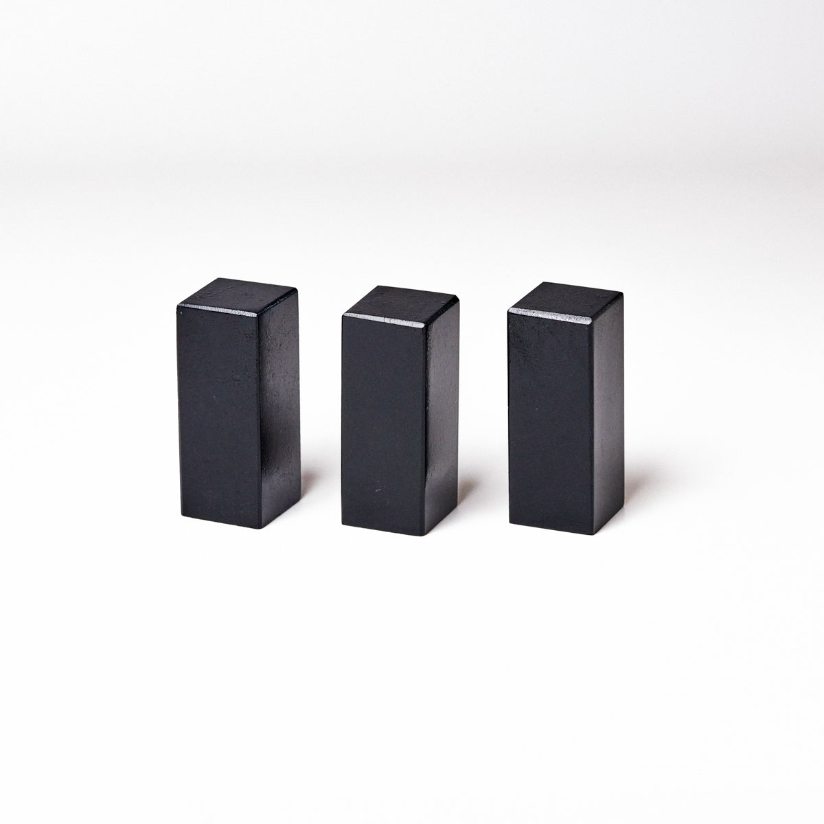 Liao Frost Stone 2x2x5cm (set of 3)