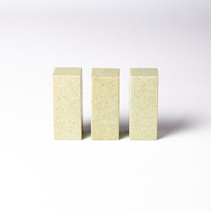 【青田石 新鉱】2x2x5cm（三点セット） 産地厳選 書道 篆刻 雅号印 落款印 印材 押印 「彫りやすく初心者でも扱いやすい」 仮名 中字 大字仮名 半紙細字 中字作品