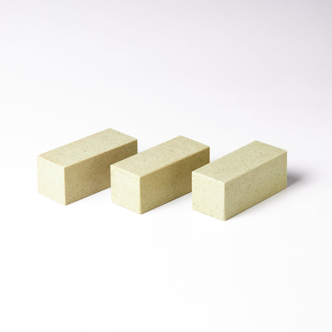 【青田石 新鉱】2x2x5cm（三点セット） 産地厳選 書道 篆刻 雅号印 落款印 印材 押印 「彫りやすく初心者でも扱いやすい」 仮名 中字 大字仮名 半紙細字 中字作品