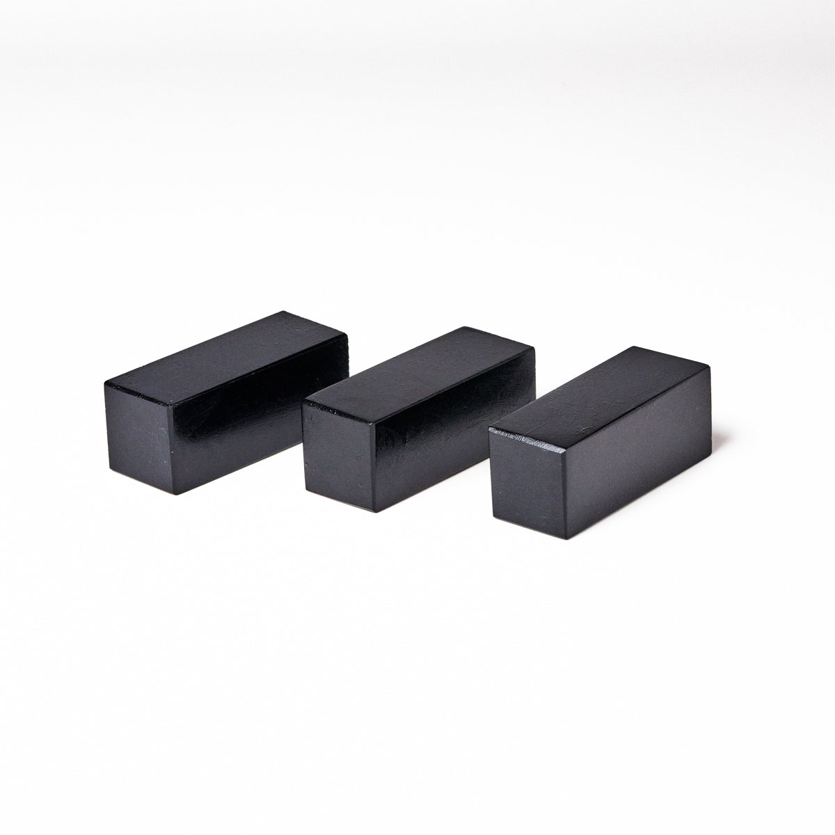 Liao Frost Stone 2x2x5cm (set of 3)