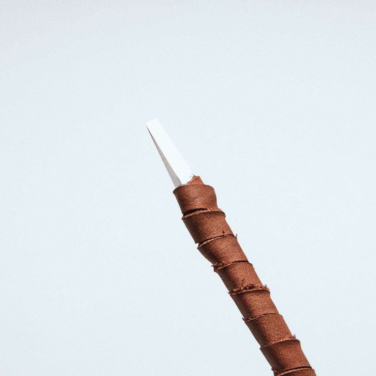 篆刻刀 印刀 角型 革巻き 両刃 3mm 白鋼製 職人手作り