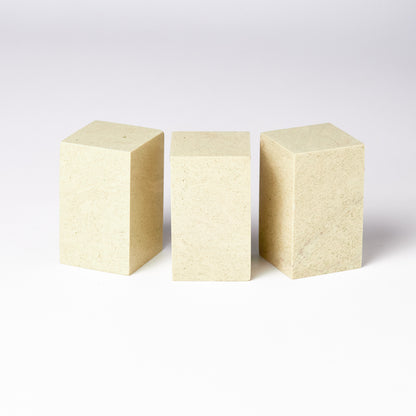 【青田石 新鉱】3x3x5cm（三点セット）産地厳選 書道 篆刻 雅号印 落款印 印材 押印 「彫りやすく初心者でも扱いやすい」 仮名 中字 大字仮名 半紙細字 中字作品