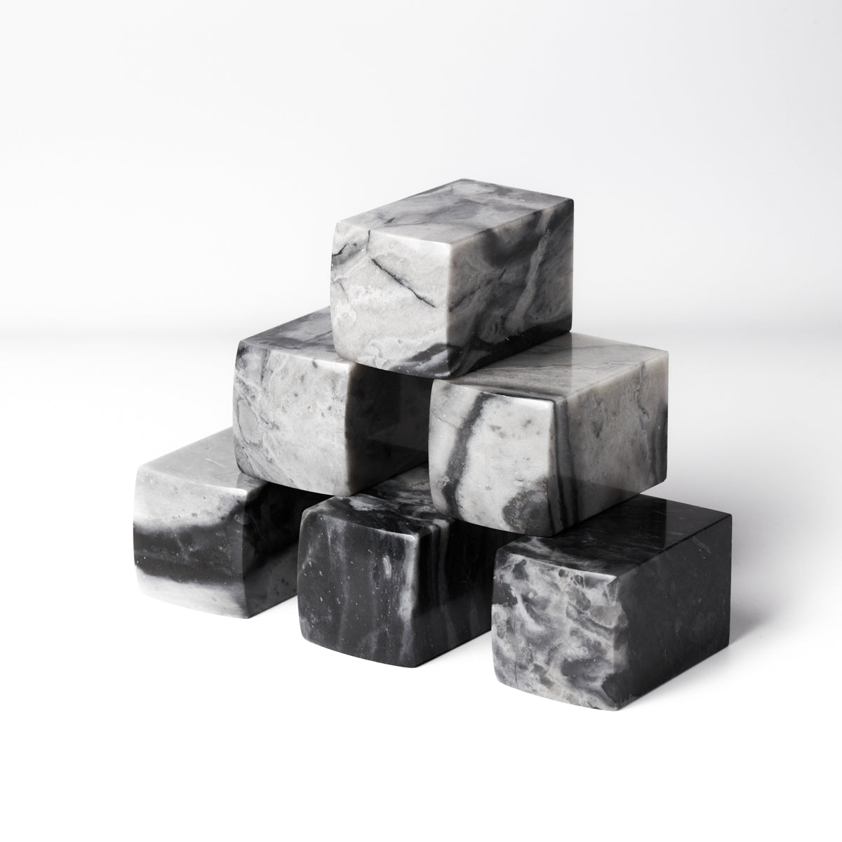 墨玉凍石 3x3x5cm