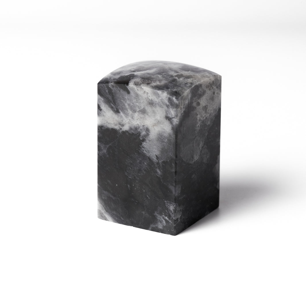 Ink jade frozen stone 3x3x5cm