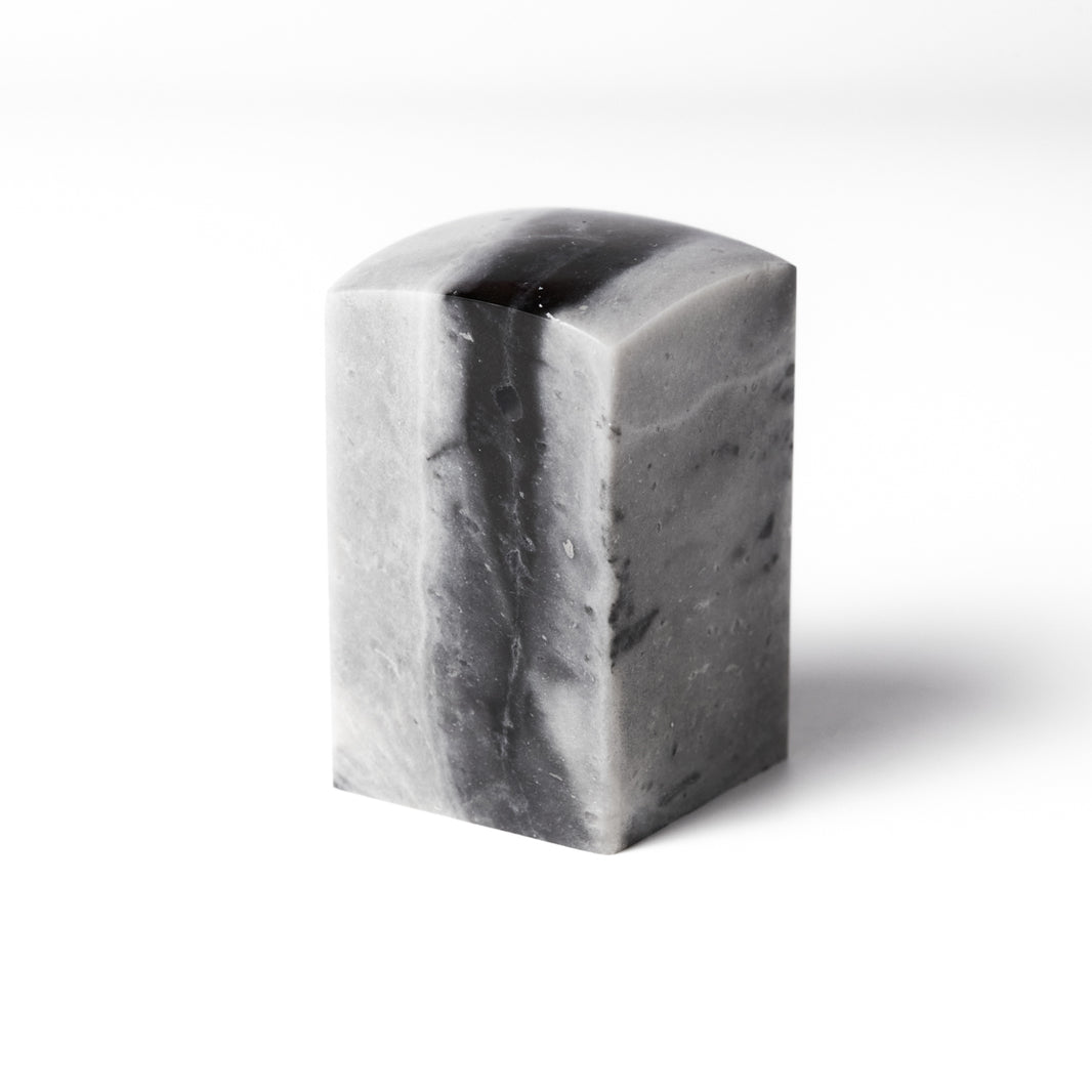 Ink jade frozen stone 3x3x5cm