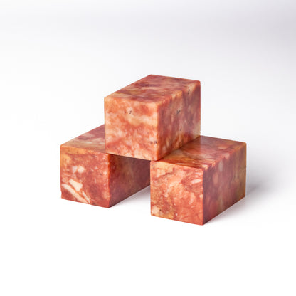 【朱砂紅凍石】 3x3x5cm（三点セット） 産地厳選 書 書法 篆刻 印材 インド原産の近年採れだした彫りやすい石材です。石質は「寿山石」にも似た彫り味と外観をしています。