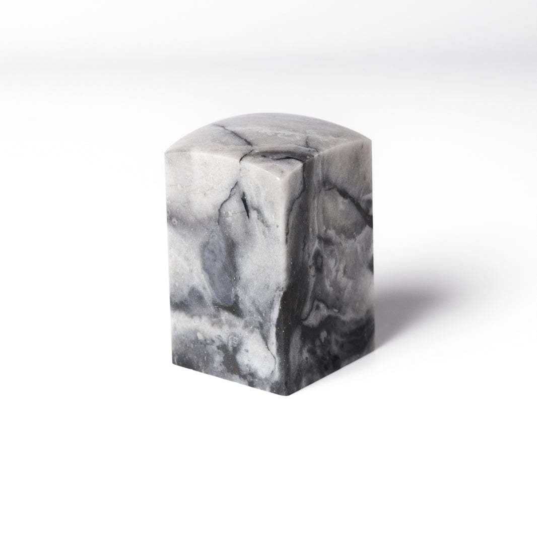 Ink jade frozen stone 3x3x5cm