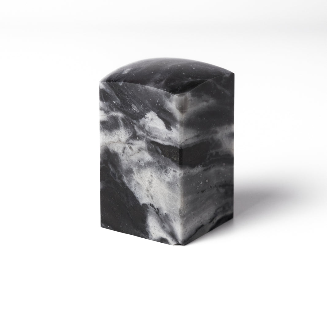 Ink jade frozen stone 3x3x5cm