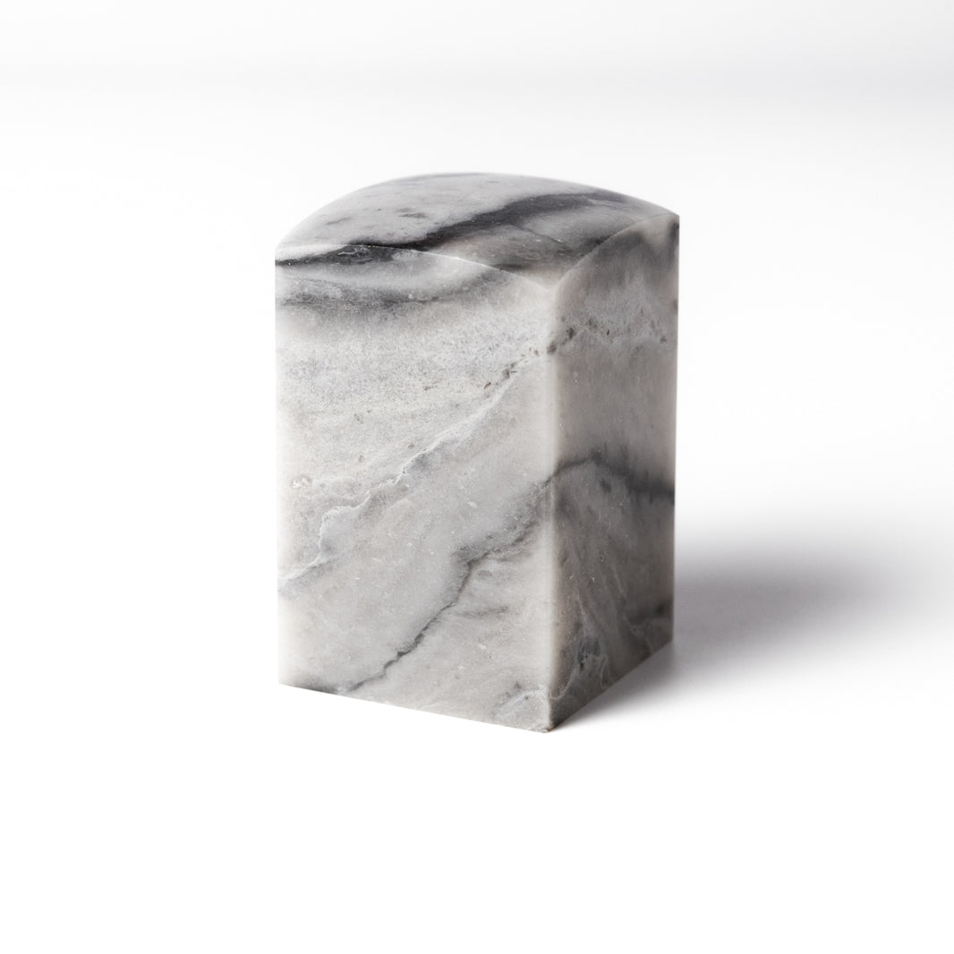 Ink jade frozen stone 3x3x5cm