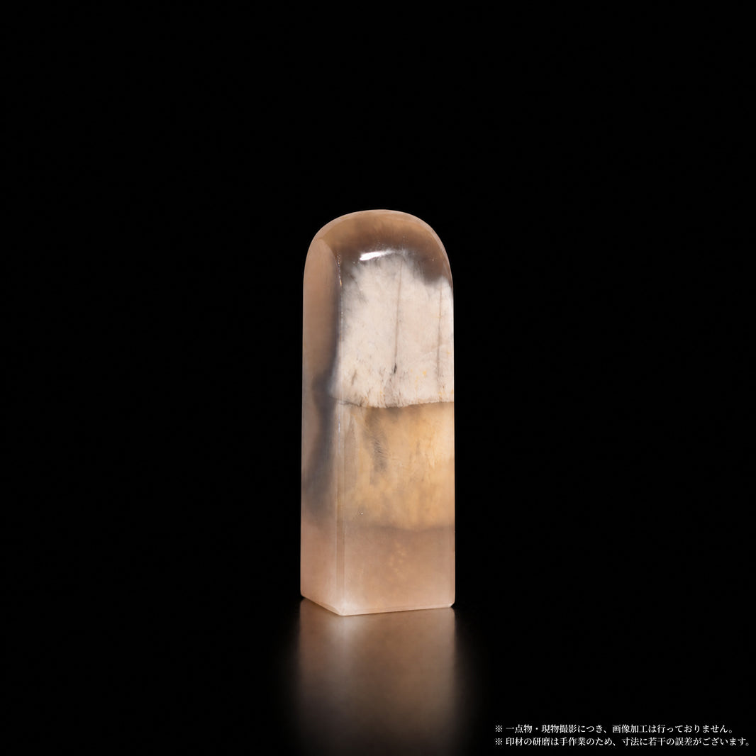 巴林石 凍石 灰白半透 1.45×1.45×5.0cm 正面