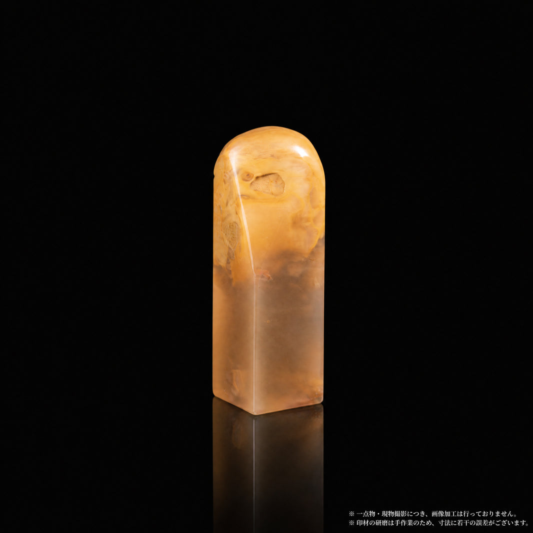 巴林石 福黄石 蜜蝋金黄 1.5×1.5×5.5cm 正面