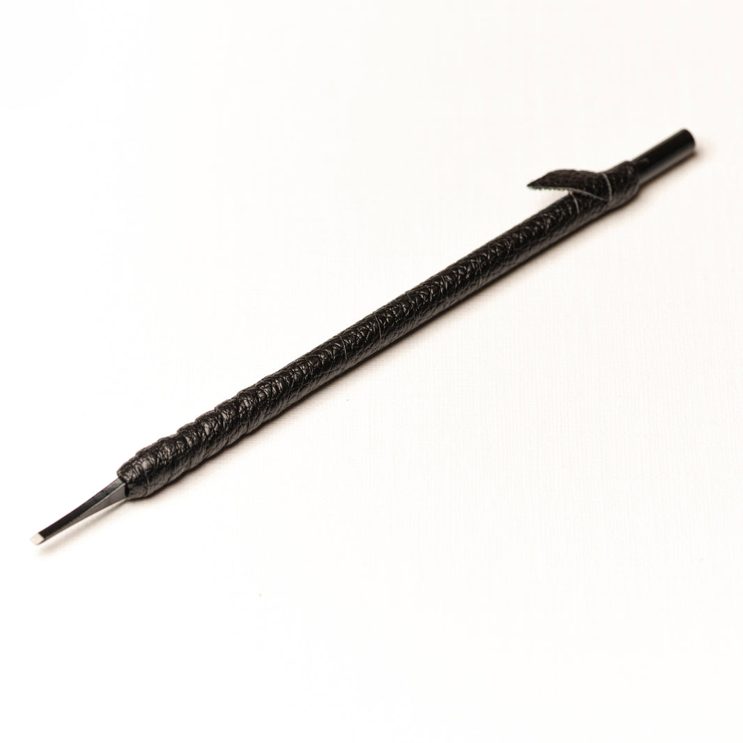 篆刻刀 印刀 角型 革巻き 両刃 双曲面 2mm タングステン鋼製 職人手作り