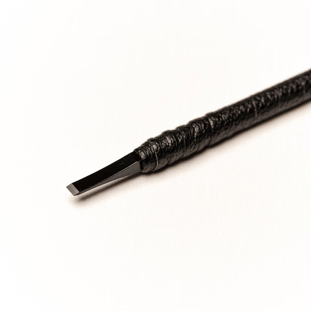 篆刻刀 印刀 角型 革巻き 両刃 双曲面 4mm タングステン鋼製 職人手作り