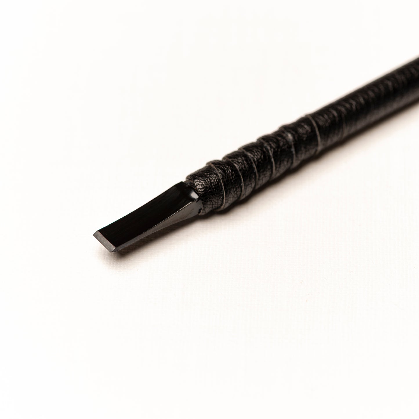 篆刻刀 印刀 角型 革巻き 両刃  双曲面 6mm タングステン鋼製 職人手作り