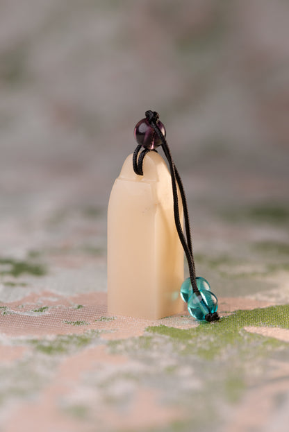 【一点物】寿山石 芙蓉 サイズ：12x11x33mm 篆刻 印材 寿山石 印石 てんこく 材料 天然 石 楽しい 手彫り QS-003