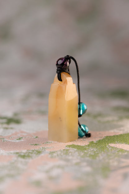 【一点物】寿山石 芙蓉 サイズ：10x10x32mm 篆刻 印材 寿山石 印石 てんこく 材料 天然 石 楽しい 手彫り QS-004