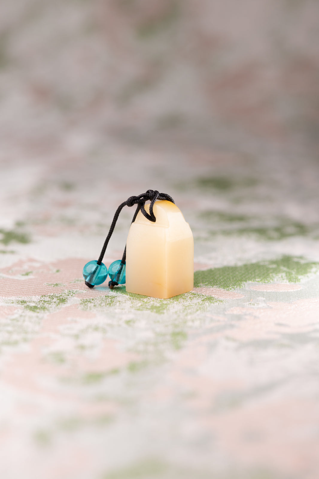 【一点物】寿山石 芙蓉 サイズ：12x12x23mm 篆刻 印材 寿山石 印石 てんこく 材料 天然 石 楽しい 手彫り QS-014