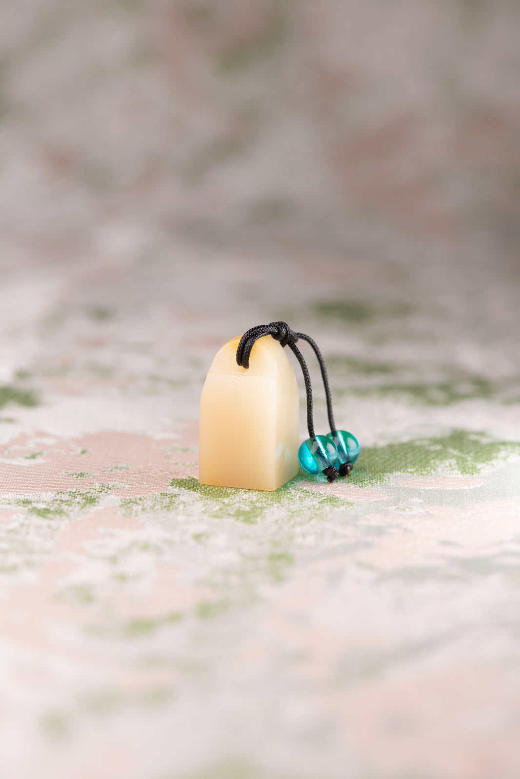 【一点物】寿山石 芙蓉 サイズ：12x12x23mm 篆刻 印材 寿山石 印石 てんこく 材料 天然 石 楽しい 手彫り QS-014