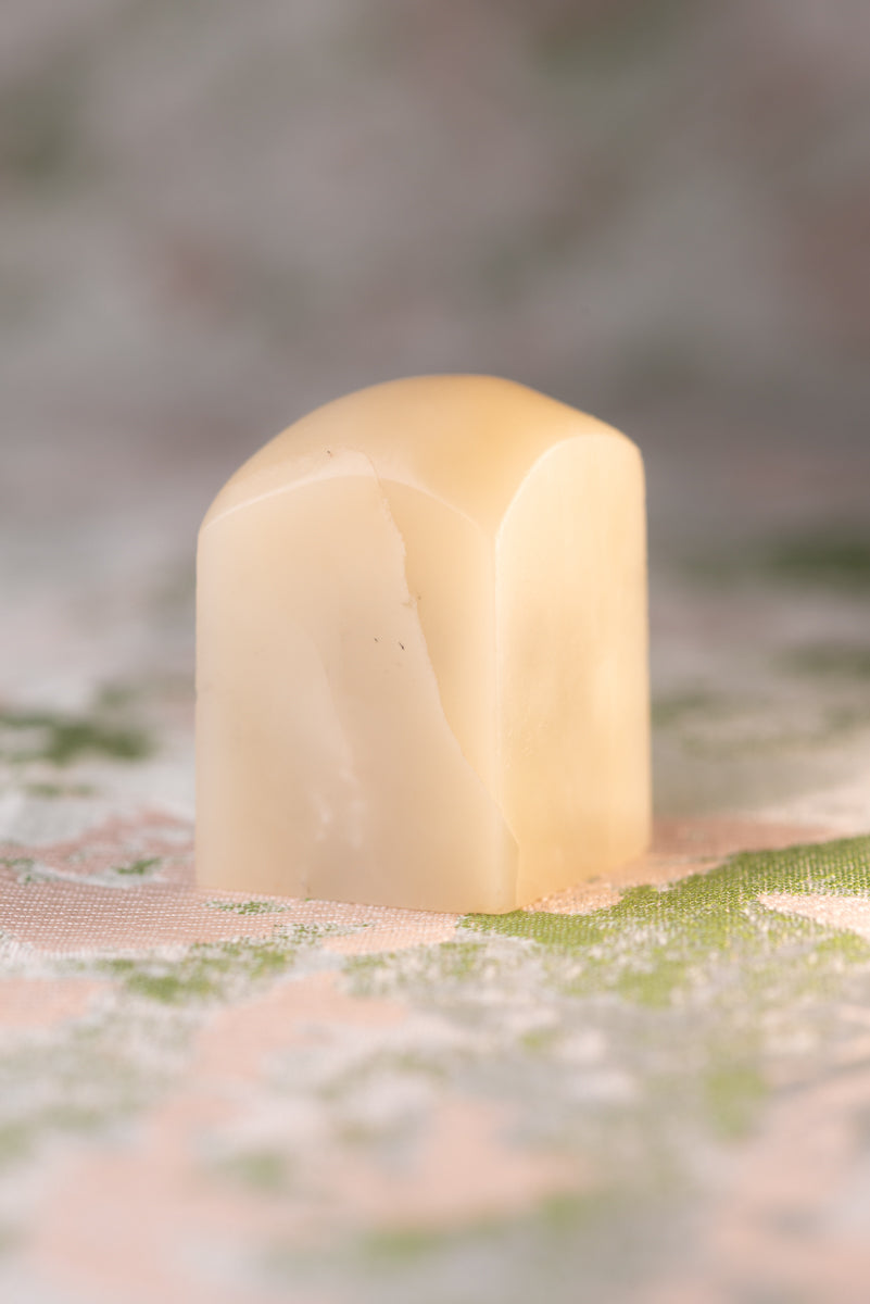 【一点物】寿山石 芙蓉 サイズ：23x23x33mm 篆刻 印材 寿山石 印石 てんこく 材料 天然 石 楽しい 手彫り QS-016