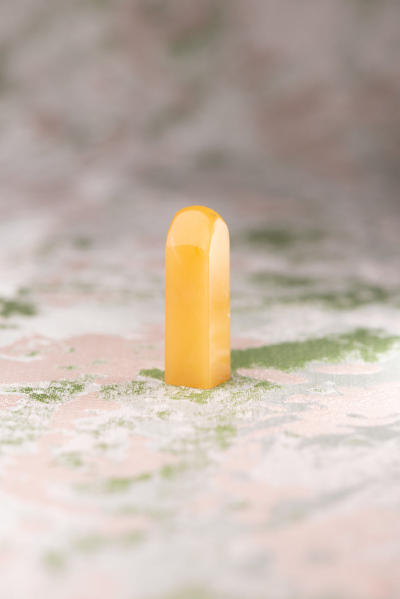 【一点物】寿山石 芙蓉 サイズ：10x10x35mm 篆刻 印材 寿山石 印石 てんこく 材料 天然 石 楽しい 手彫り QS-026
