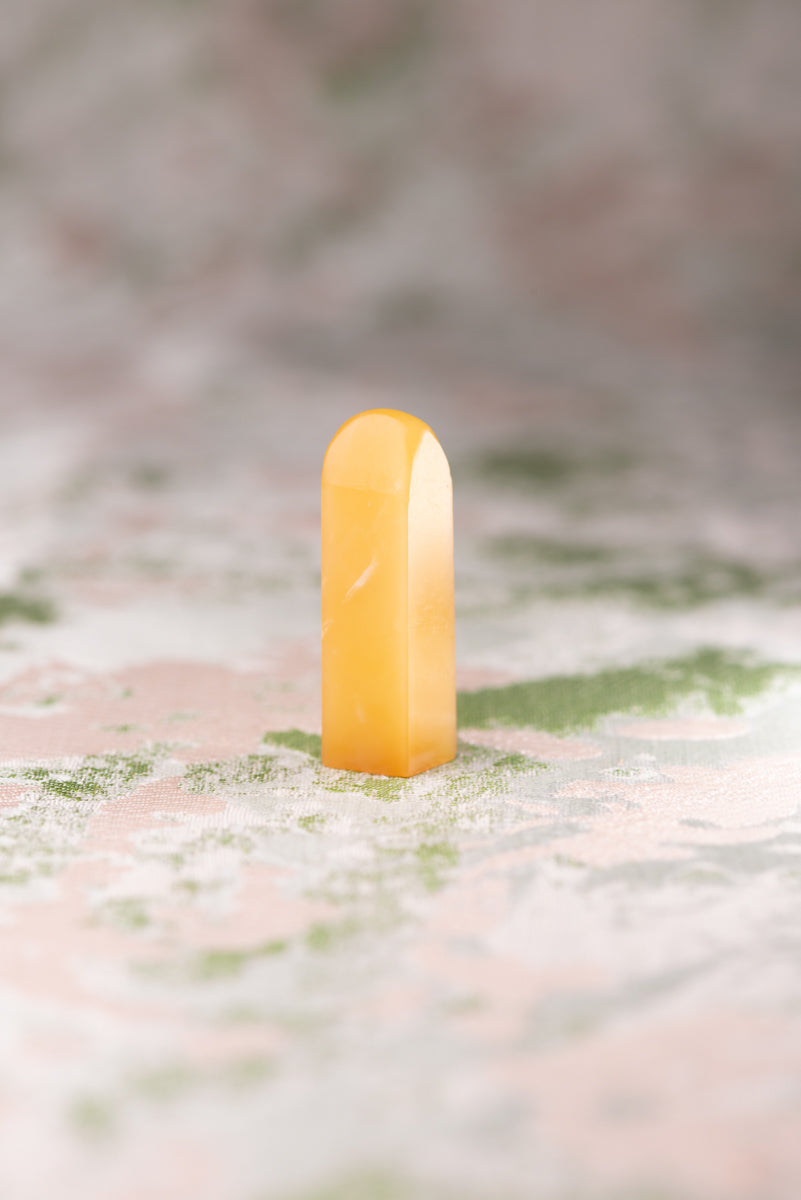 【一点物】寿山石 芙蓉 サイズ：10x10x35mm 篆刻 印材 寿山石 印石 てんこく 材料 天然 石 楽しい 手彫り QS-026